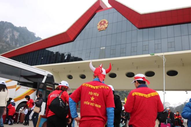 'Trống giong cờ mở' lên đường sang Trung Quốc cổ vũ đội tuyển U23 Việt Nam ảnh 7